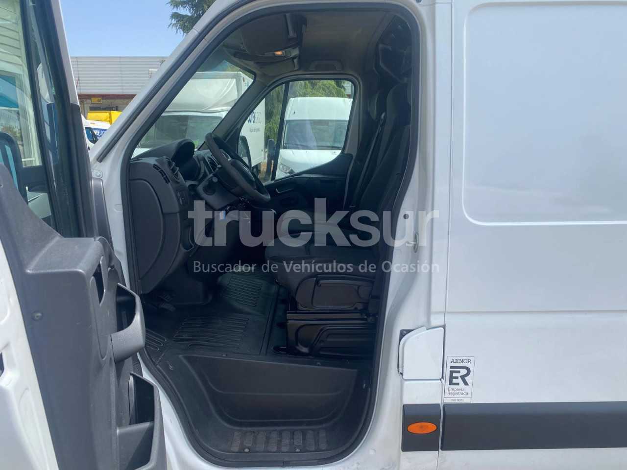 renault-master-125-35-8