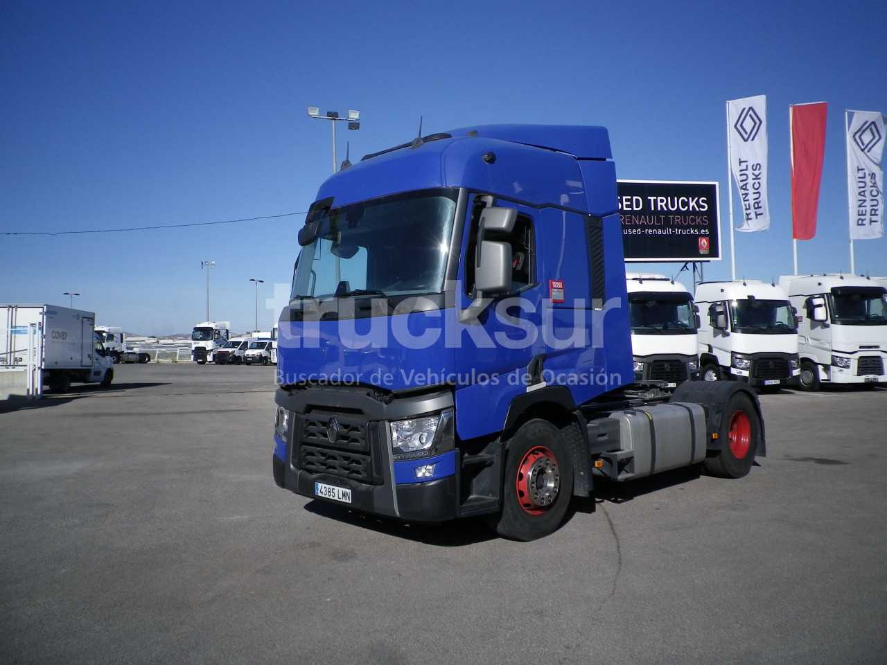 renault-t520sleeper-cab-1