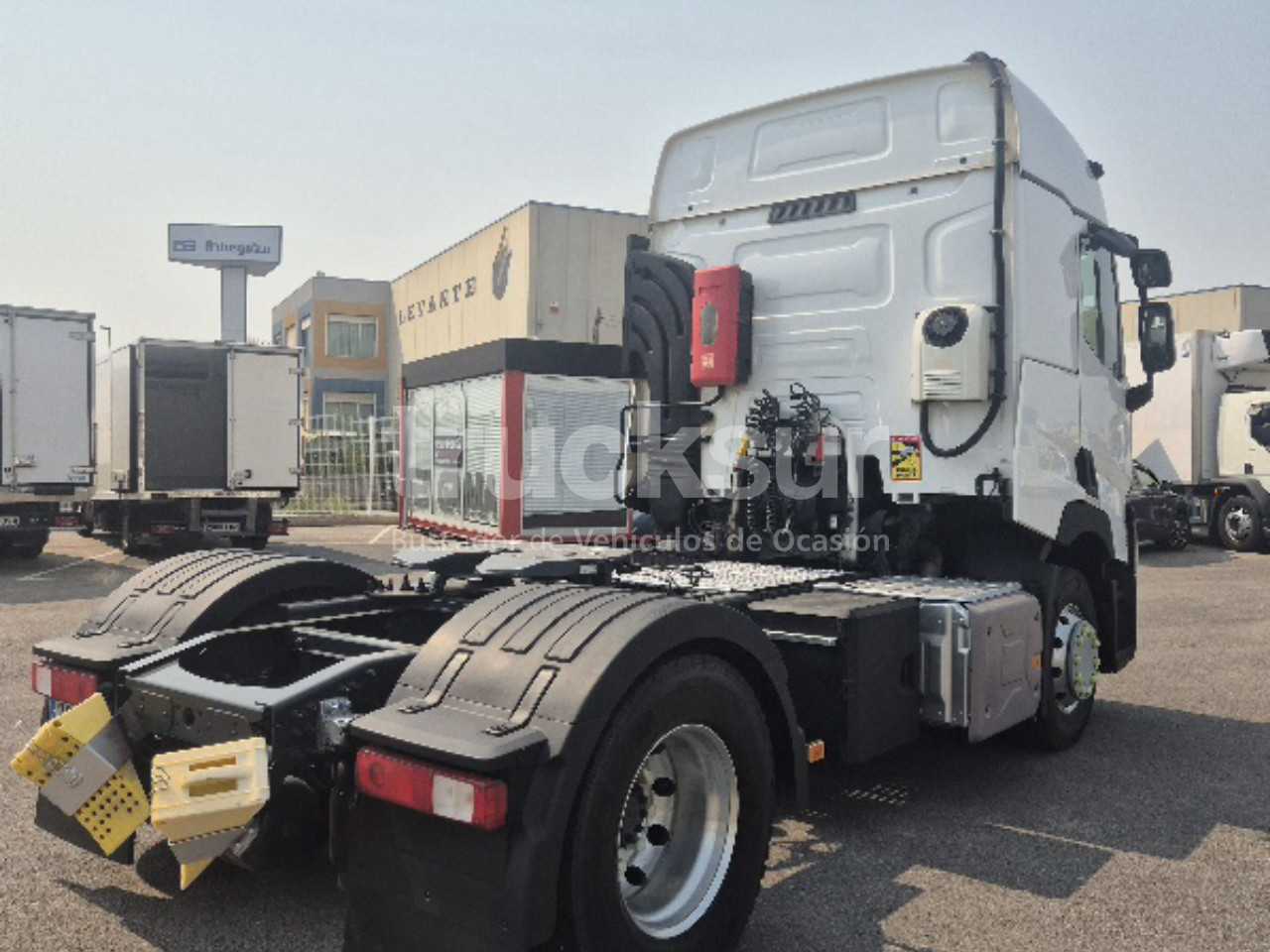 renault-t440-sleeper-cab-4