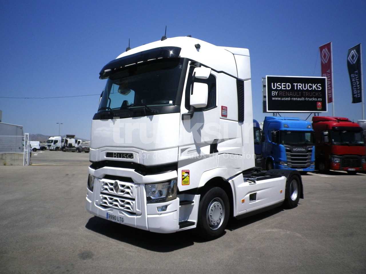 renault-t520-high-sleeper-cab-56