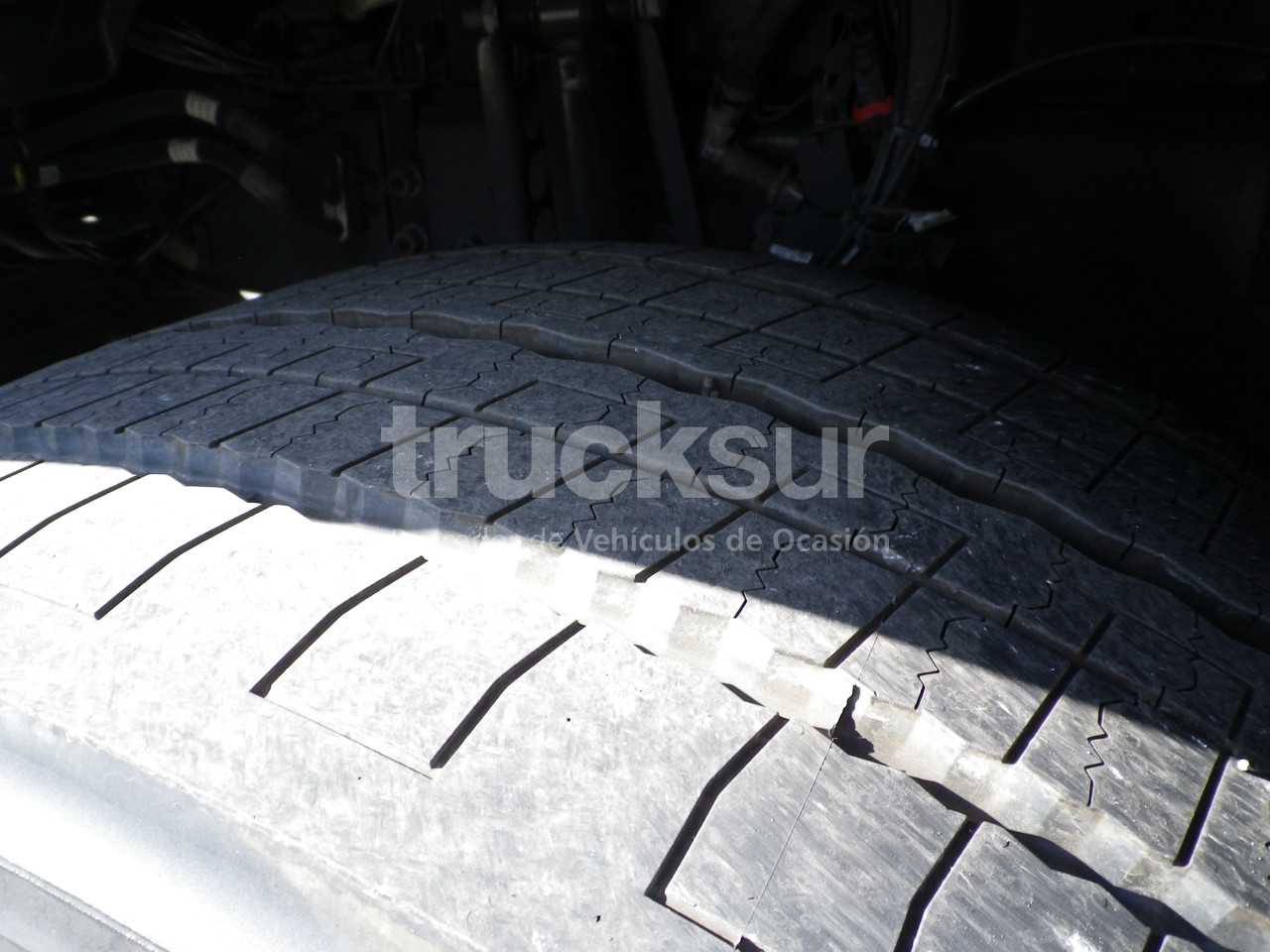 renault-t520-high-sleeper-cab-adr-1