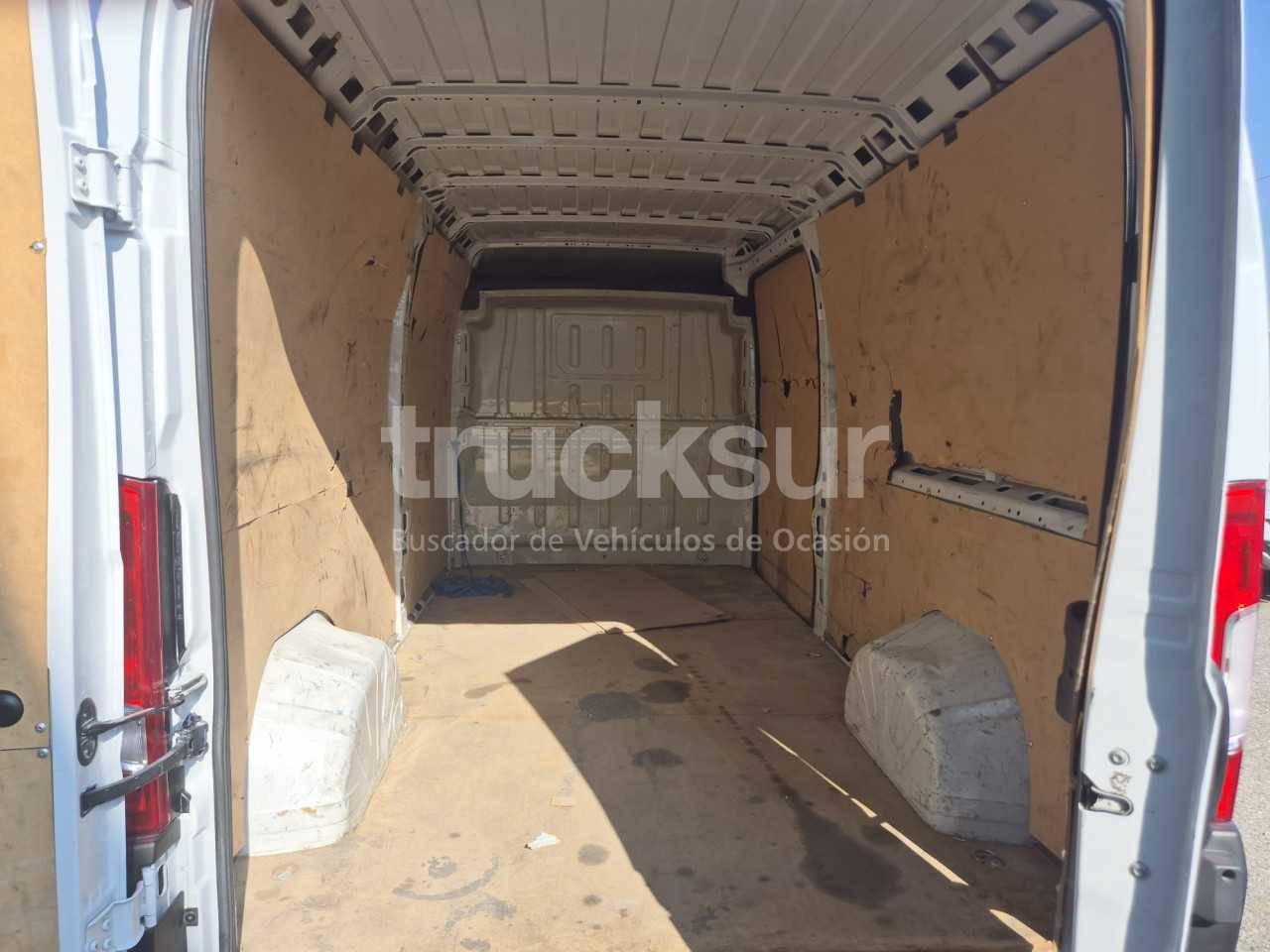 citroen-120-35-l3h2-12m3-11