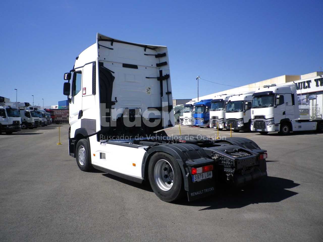 renault-t520-high-sleeper-cab-28