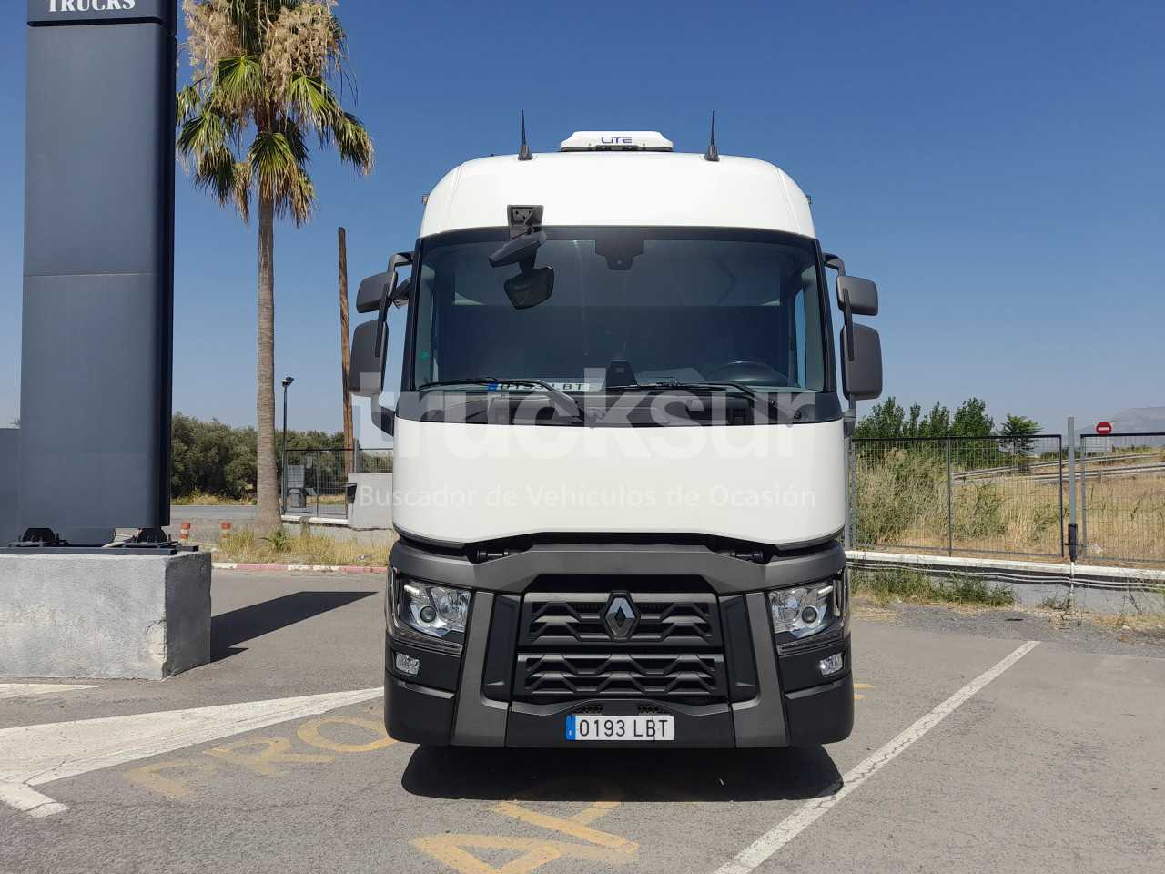 renault-t480-sleeper-cab-32
