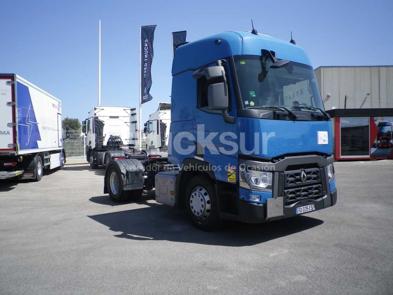 renault-t440-sleeper-cab-2