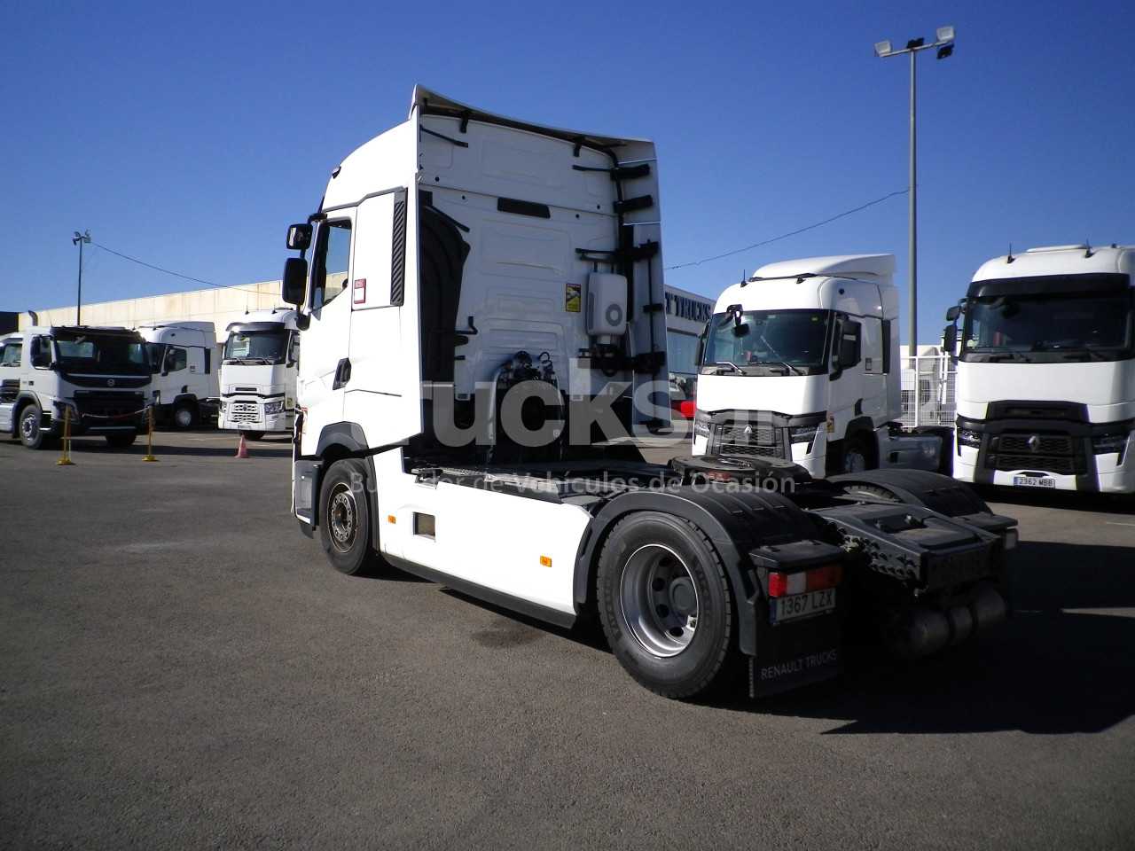 renault-t520-high-sleeper-cab-adr-2