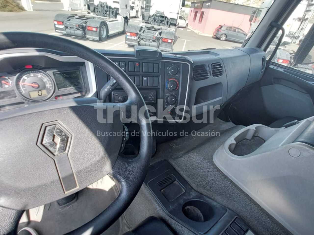 renault-d380-18