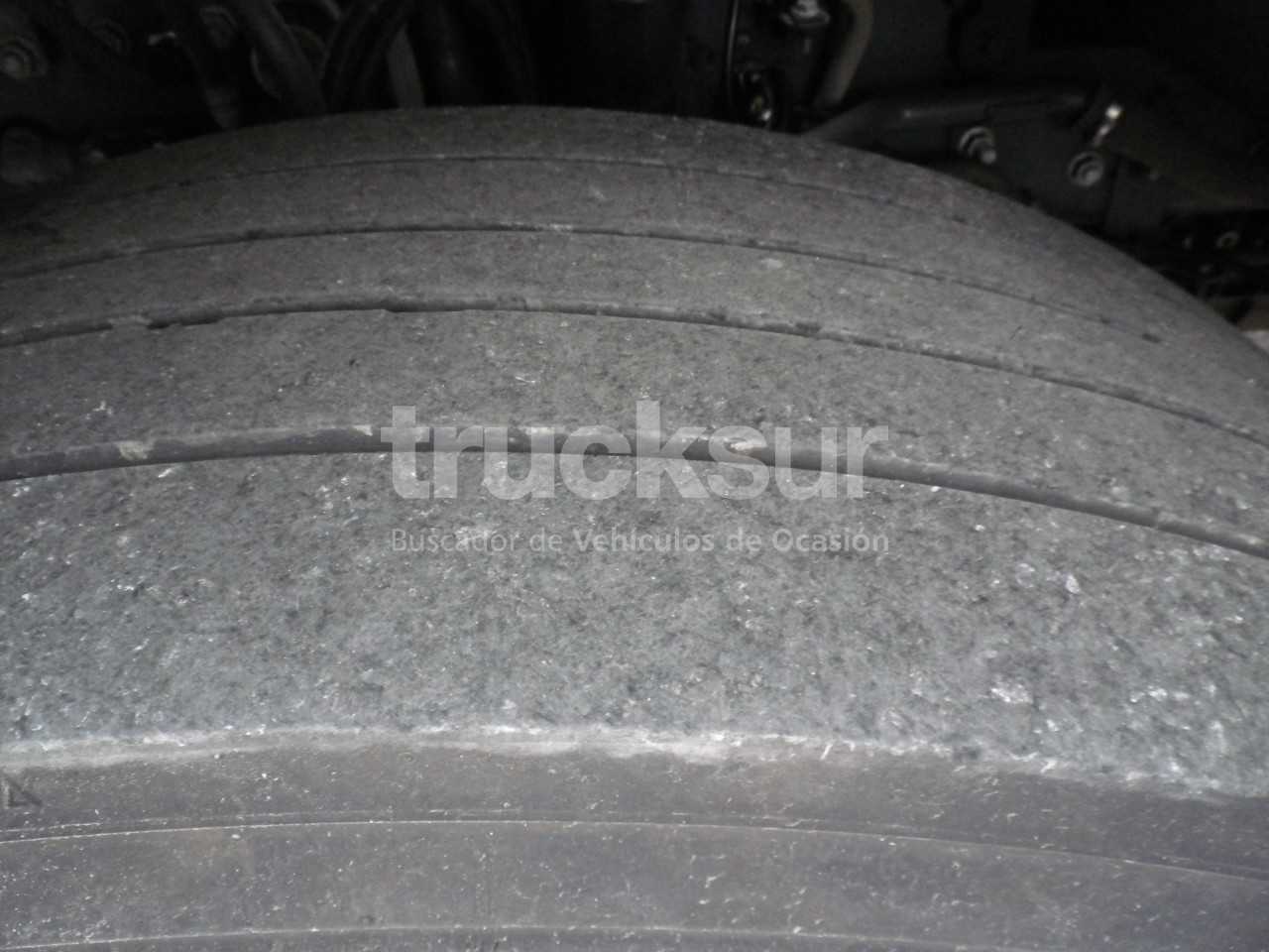 renault-d320-26-basurero