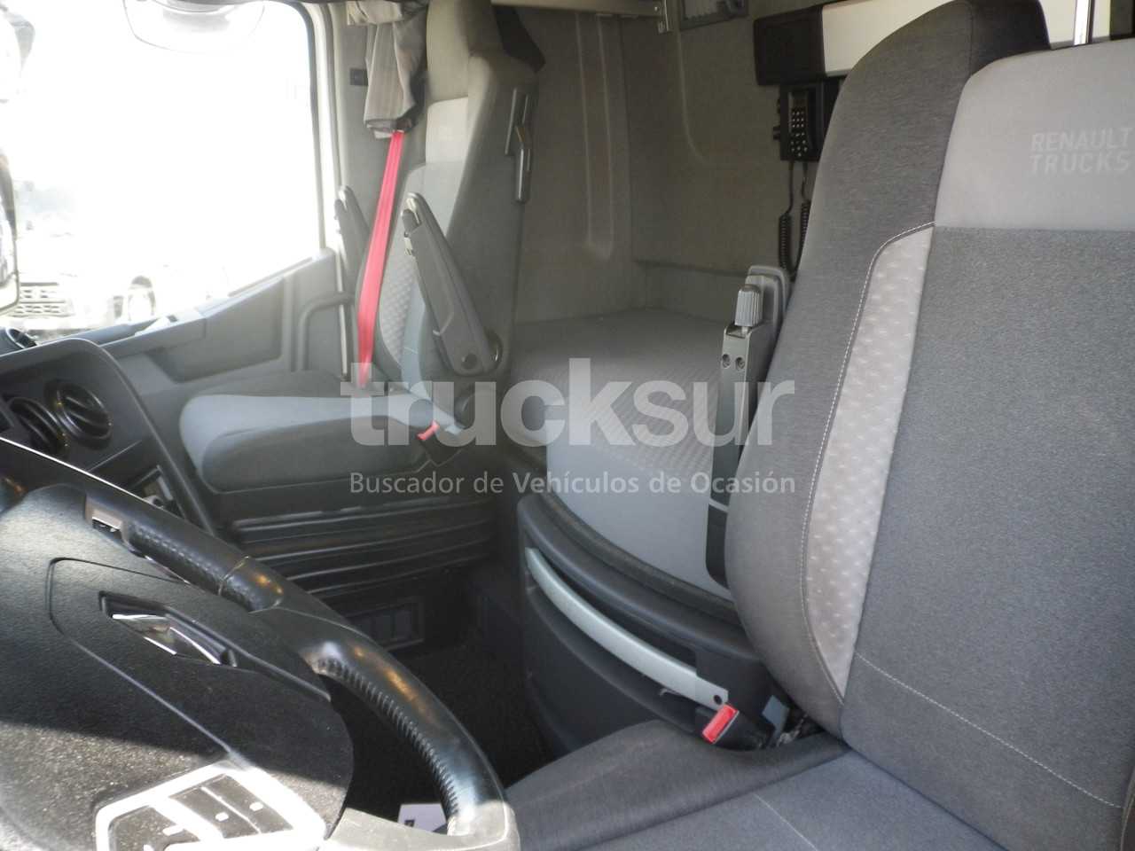 renault-t520-high-sleeper-cab-58