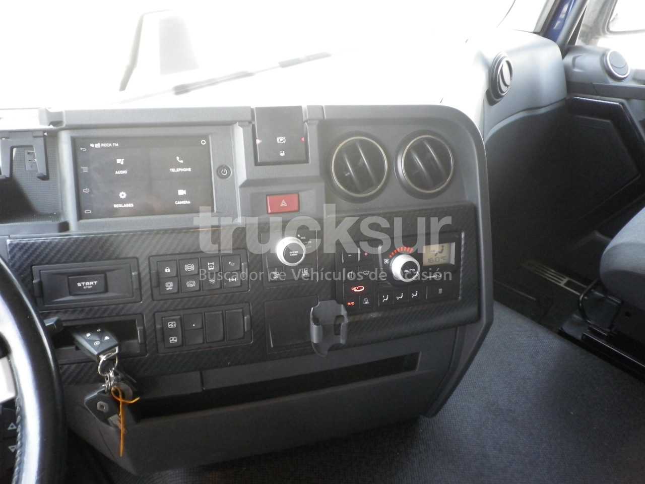 renault-t440-sleeper-cab-3