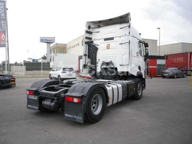 renault-t480-sleeper-cab-11