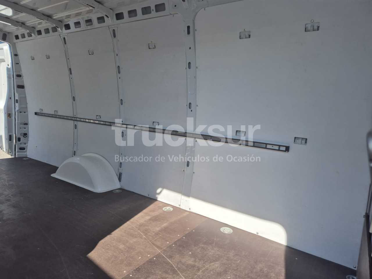 iveco-daily-35s16-f-16m3-1