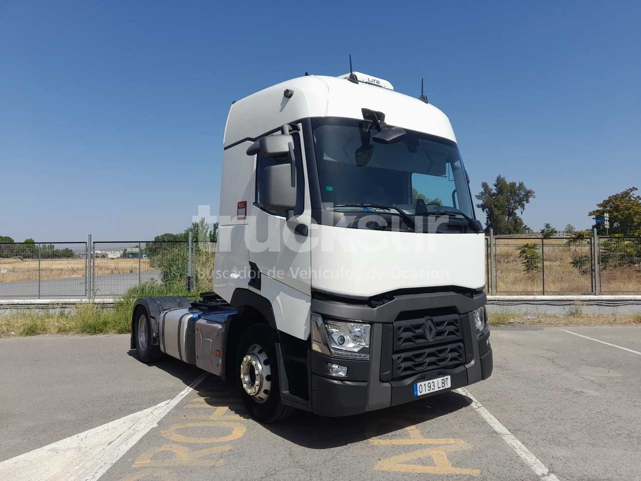 renault-t480-sleeper-cab-32
