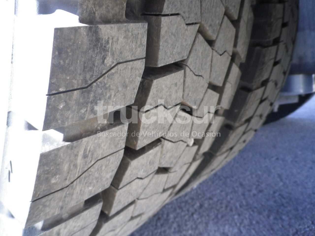 renault-t520-high-sleeper-cab-adr-3