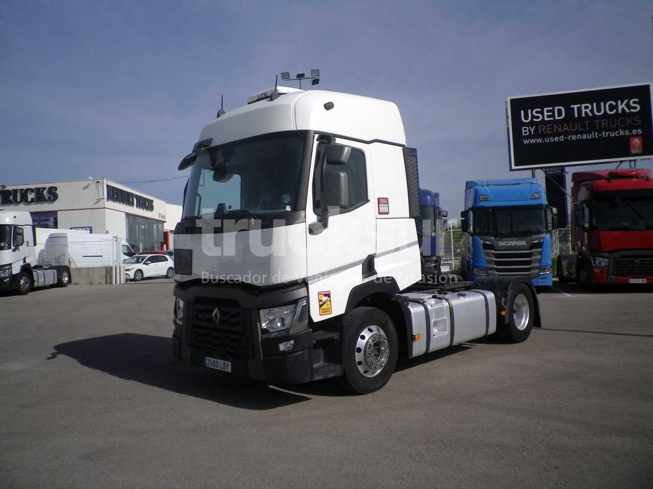 renault-t480-sleeper-cab-30