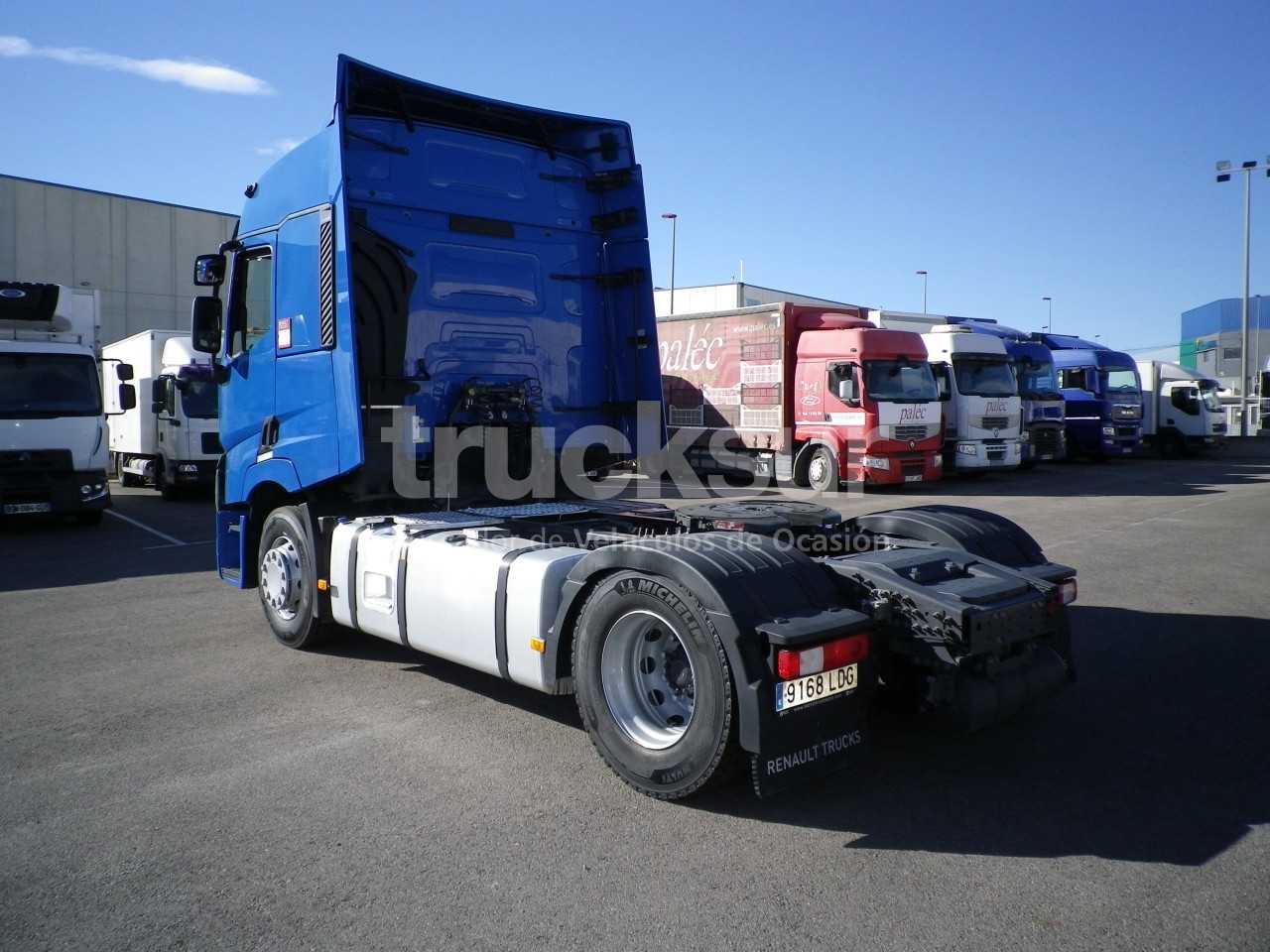 renault-t520-sleeper-cab-15