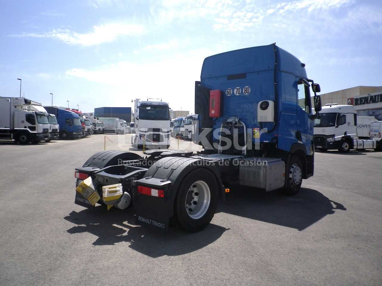 renault-t440-sleeper-cab-2