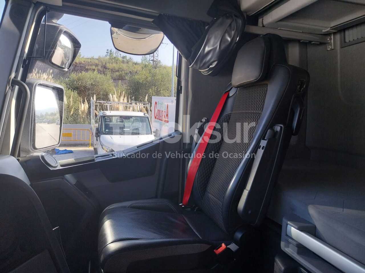 renault-t520-sleeper-cab-27