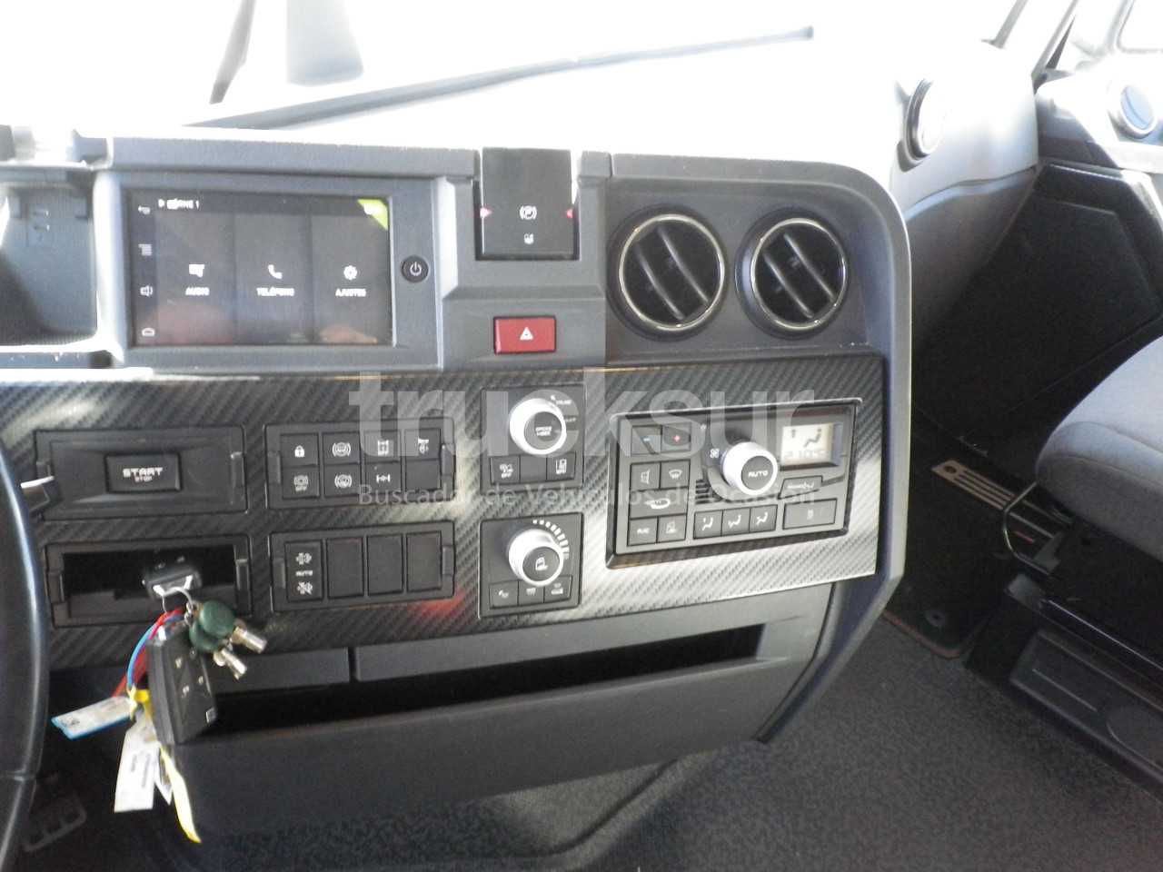 renault-t520-high-sleeper-cab-adr-5