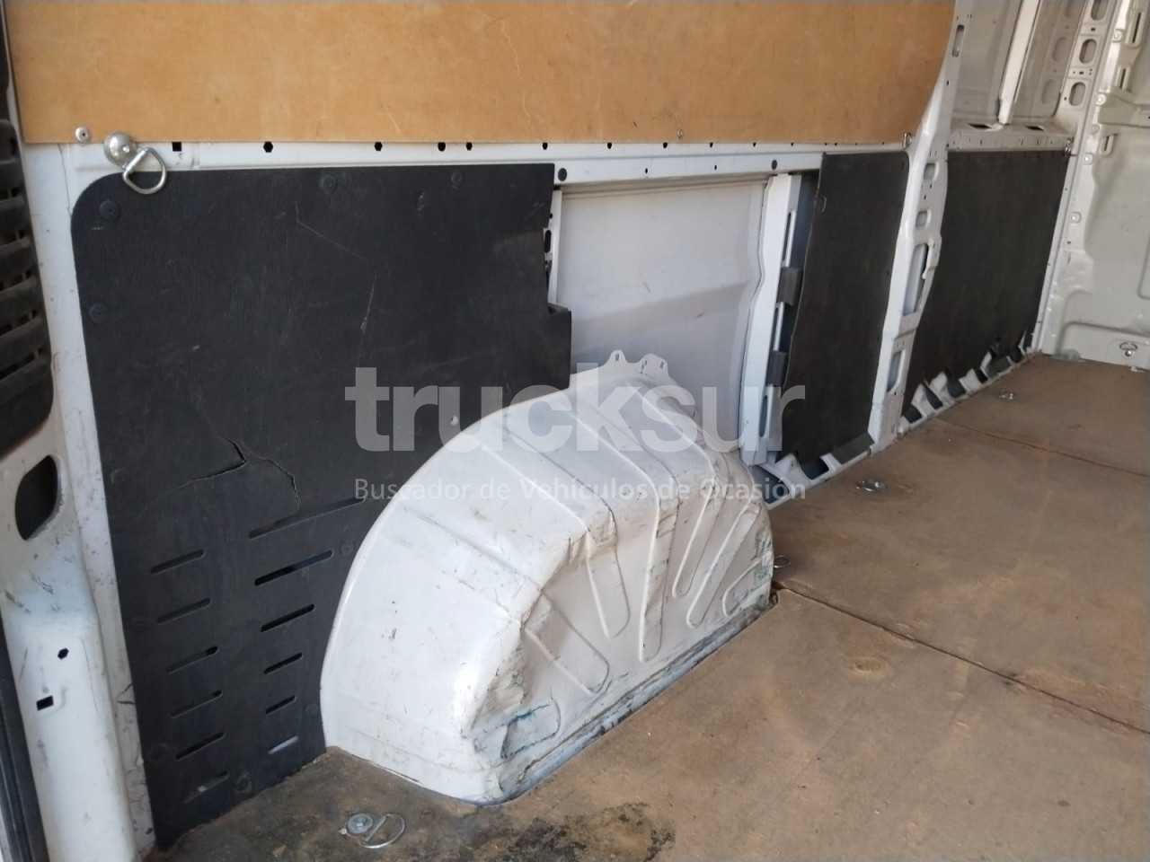 citroen-120-35-l3h2-12m3-29