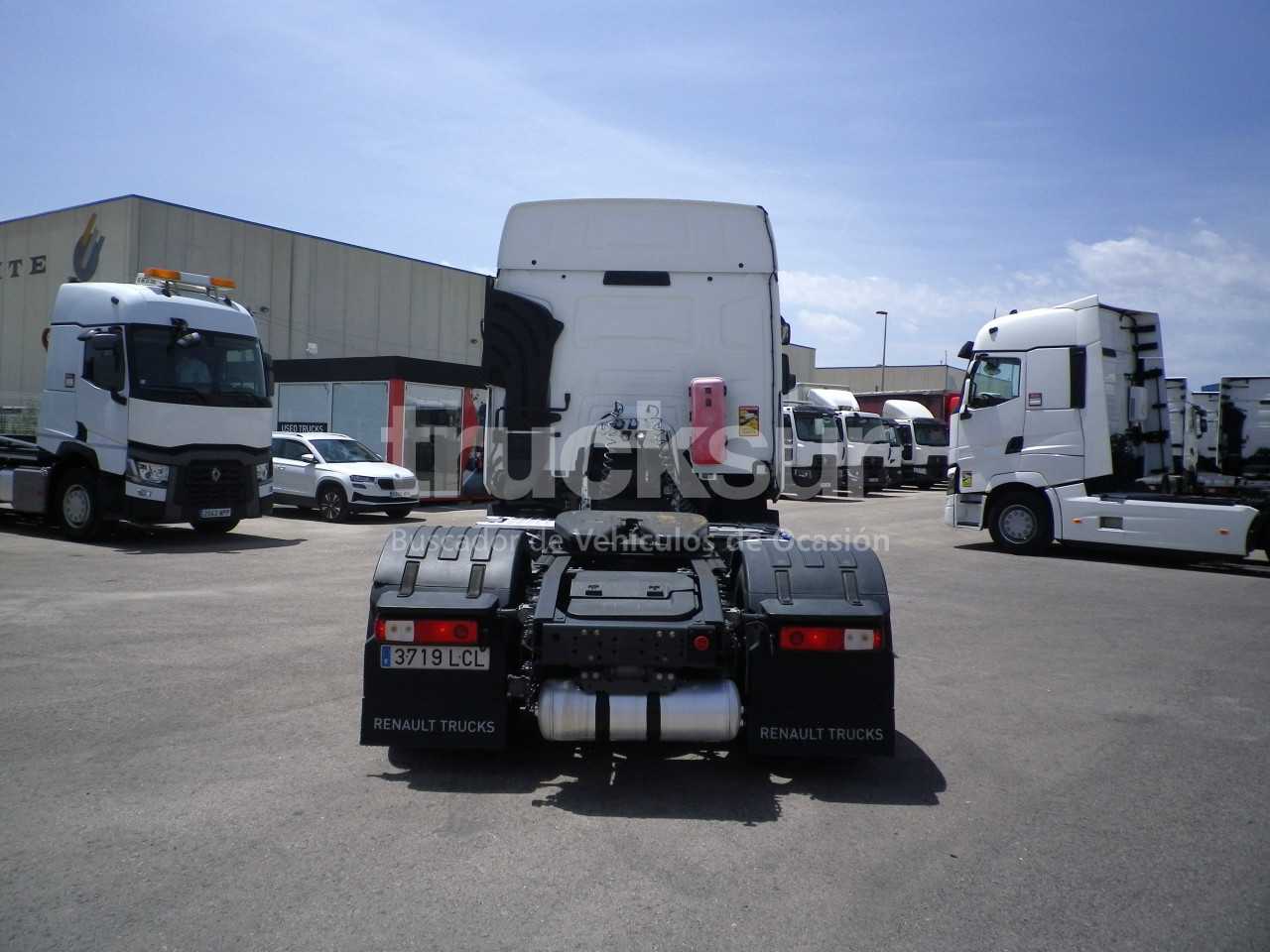 renault-t480-sleeper-cab-29