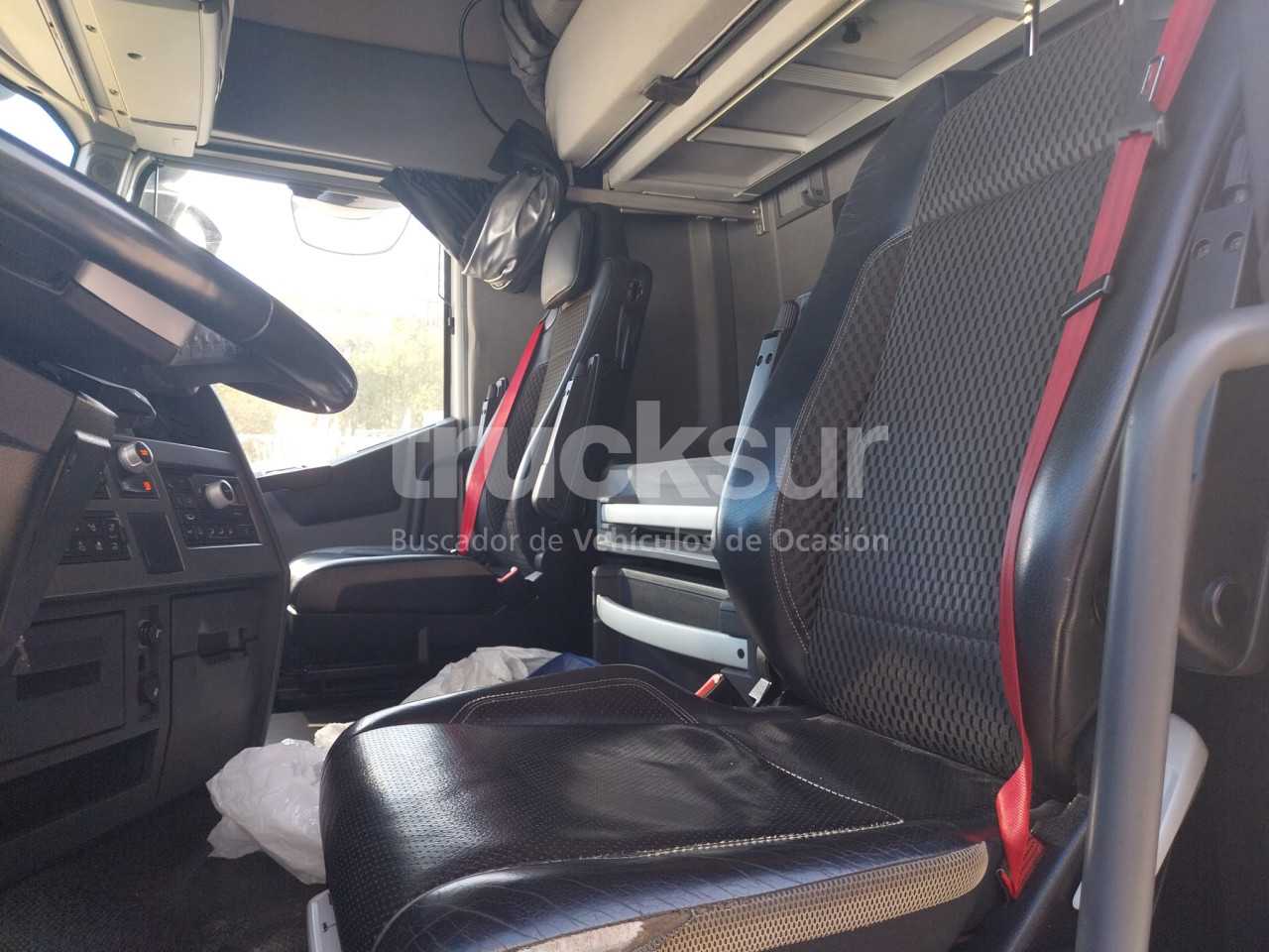 renault-t520-sleeper-cab-27