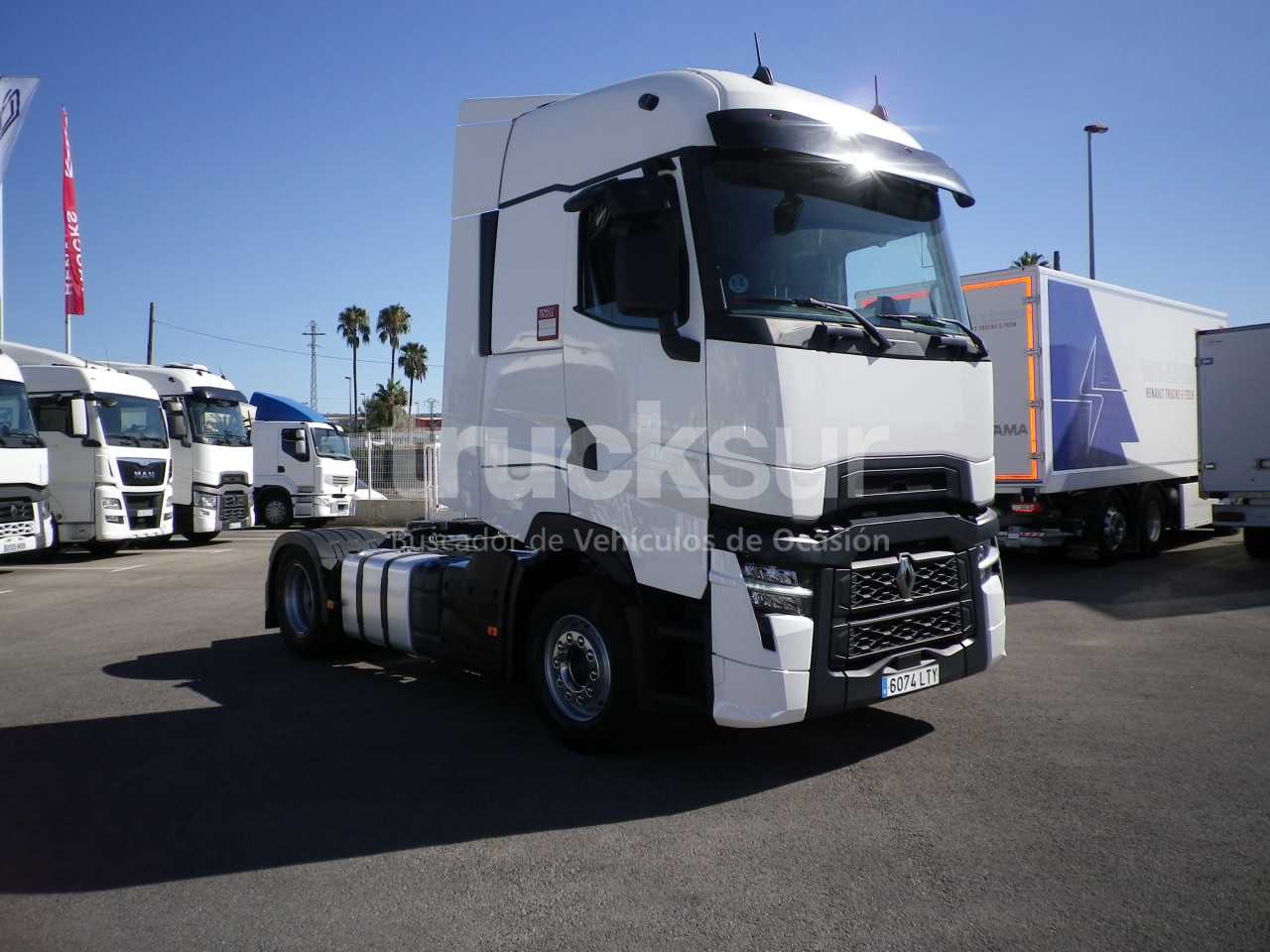 renault-t520-high-sleeper-cab-31