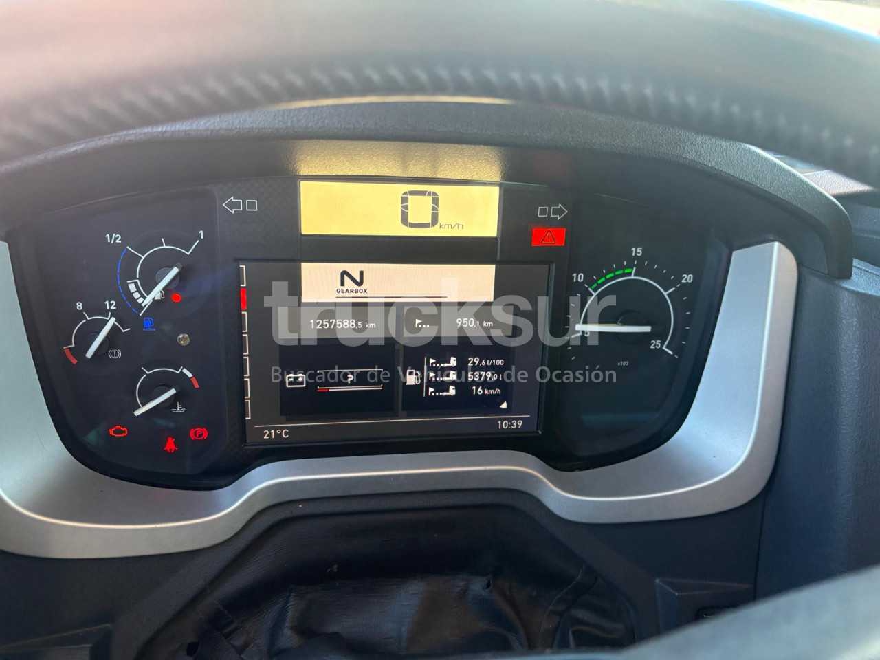 renault-t480-high-sleeper-cab-8