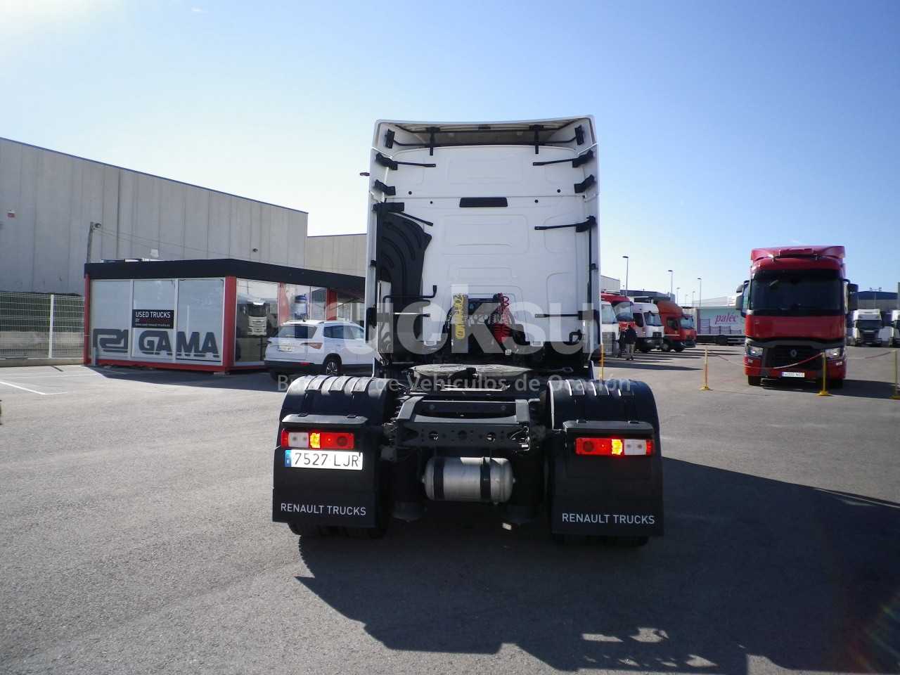 renault-t520-sleeper-cab-adr