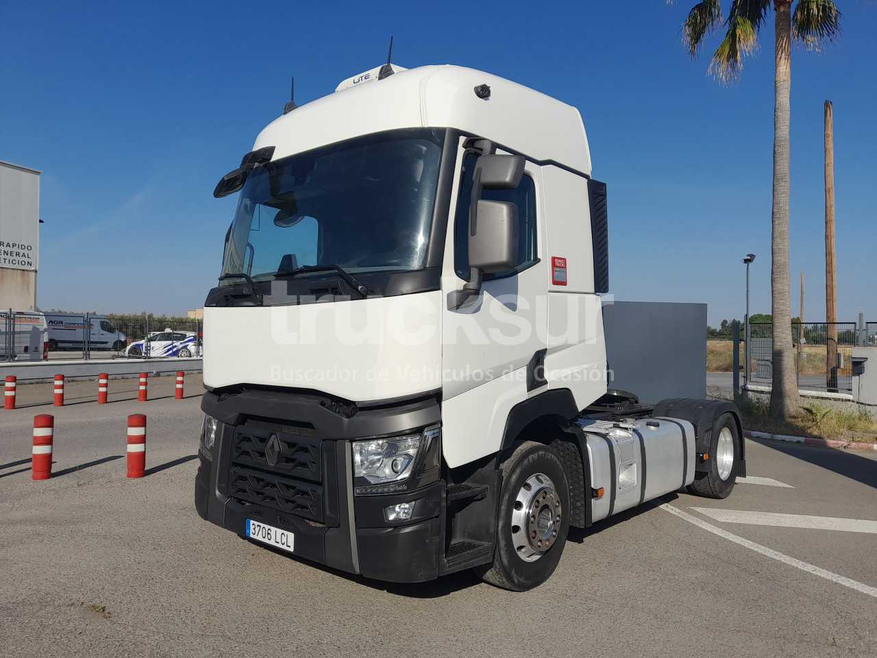 renault-t480-sleeper-cab-33