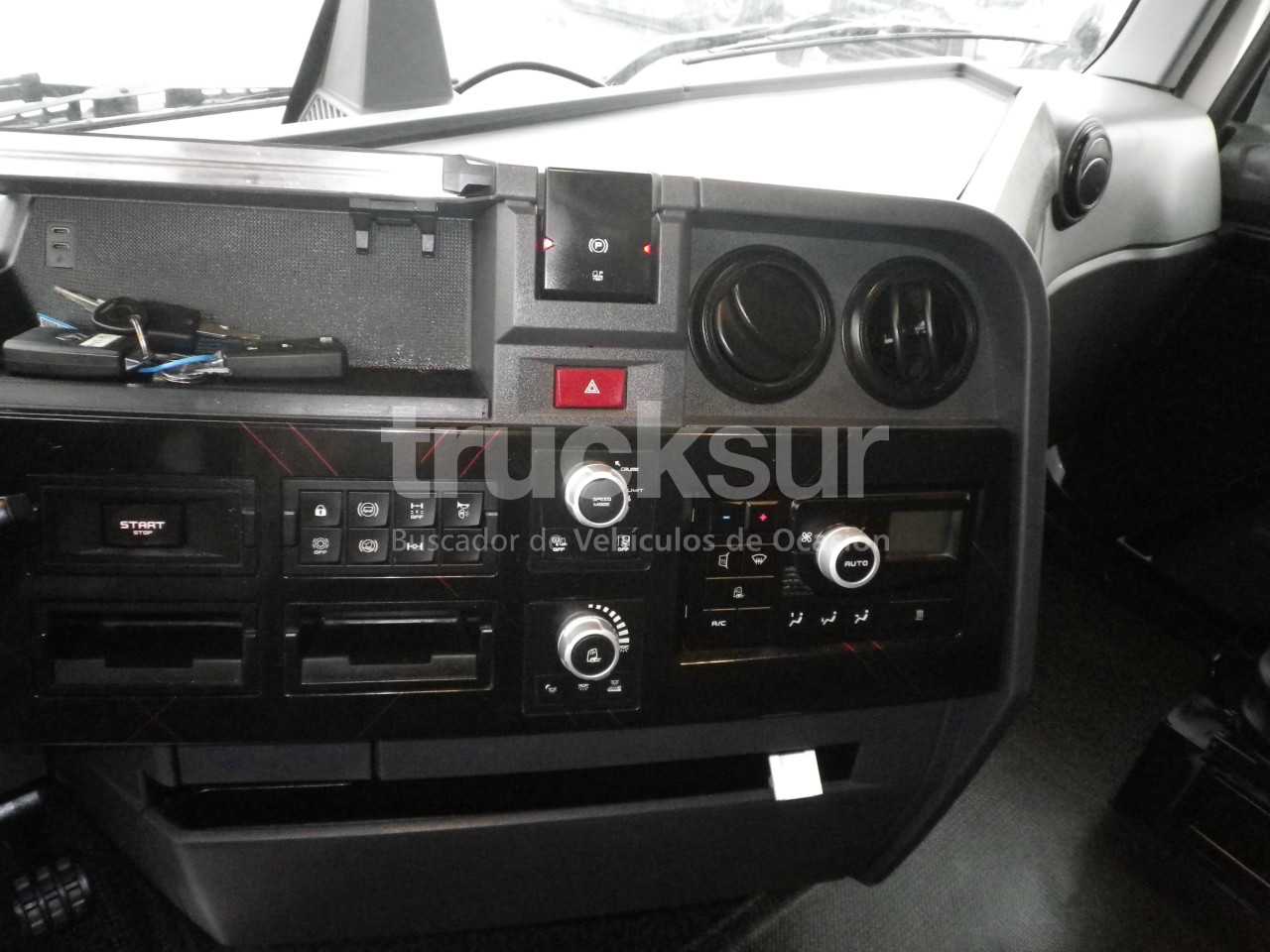 renault-t520-high-sleeper-cab-64